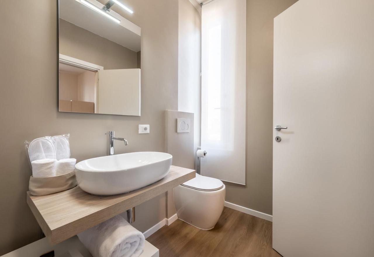 Emilia Suite Essence Модена Екстериор снимка